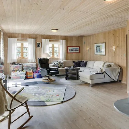 Feriehus Awesome In Idestrup W/ 3 Bedrooms Bøtø By
